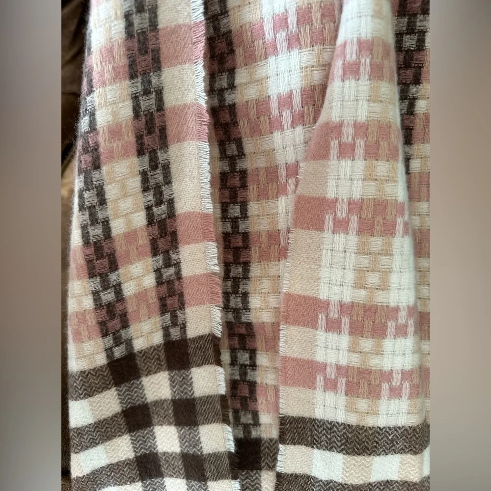 Nine West Textured Soft Touch Wrap Scarf pink & brown cream NWT